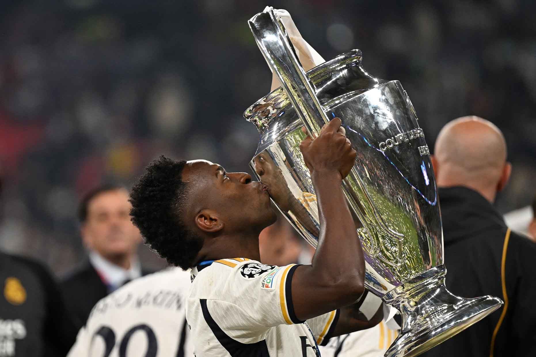 vinicius-ucl-tropjy-1717764112.jpg