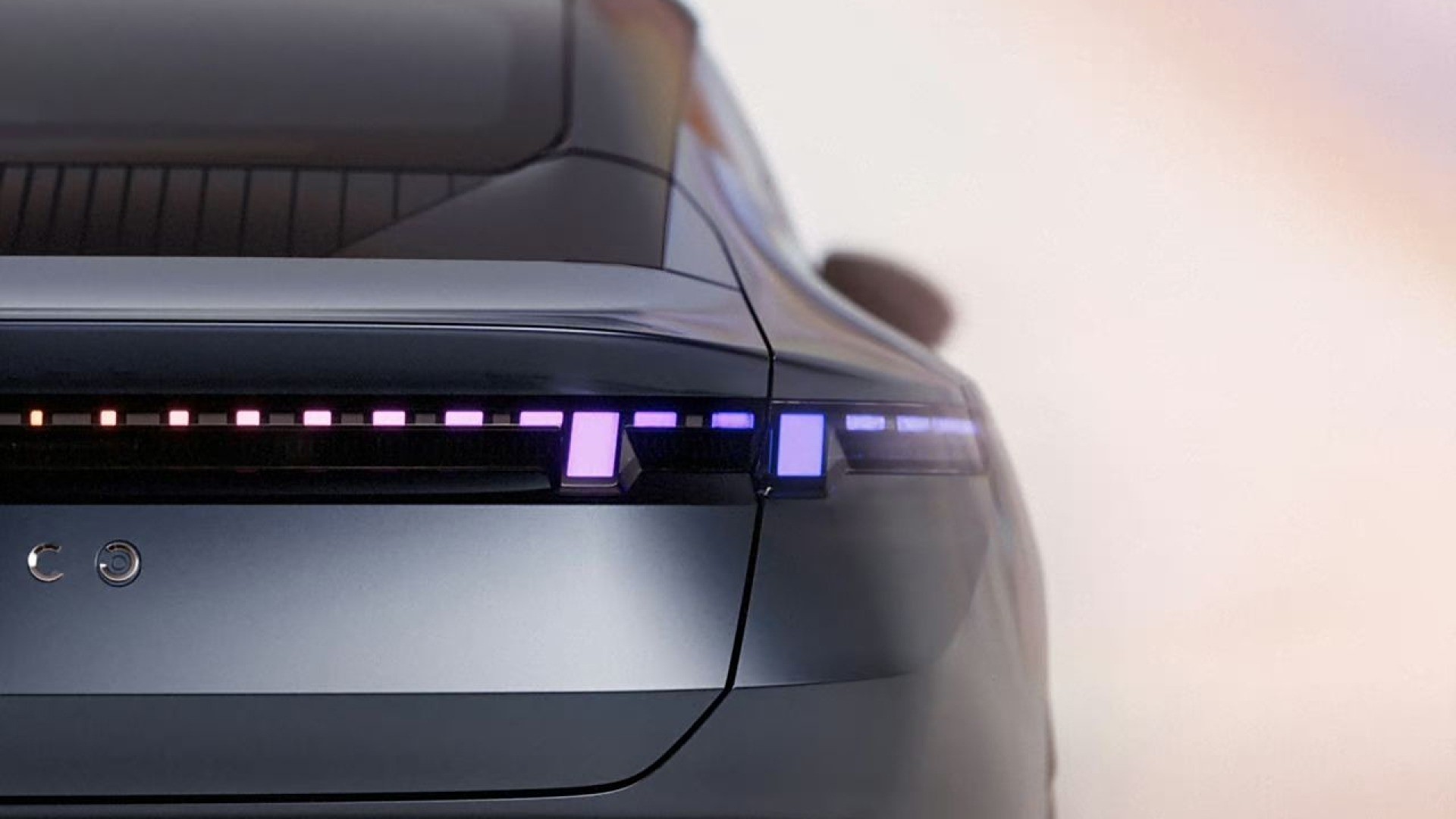 lynk-co-zero-ev-teaser-1-1718022431.jpg