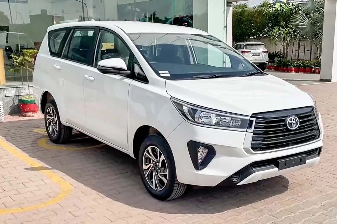 edit-toyota-innova-1718073104.jpg