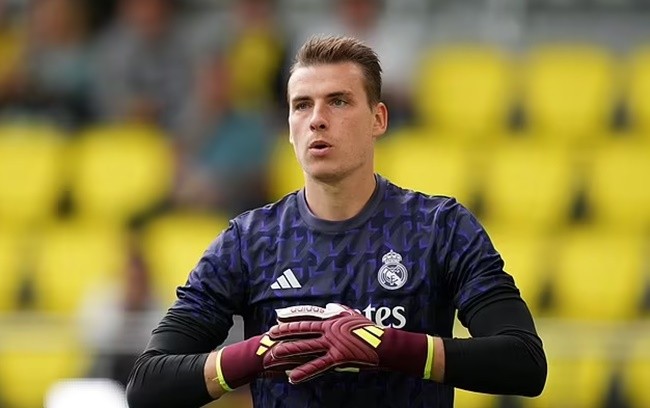 arsenal-tiep-can-voi-thu-mon-andriy-lunin-1718270858.jpg