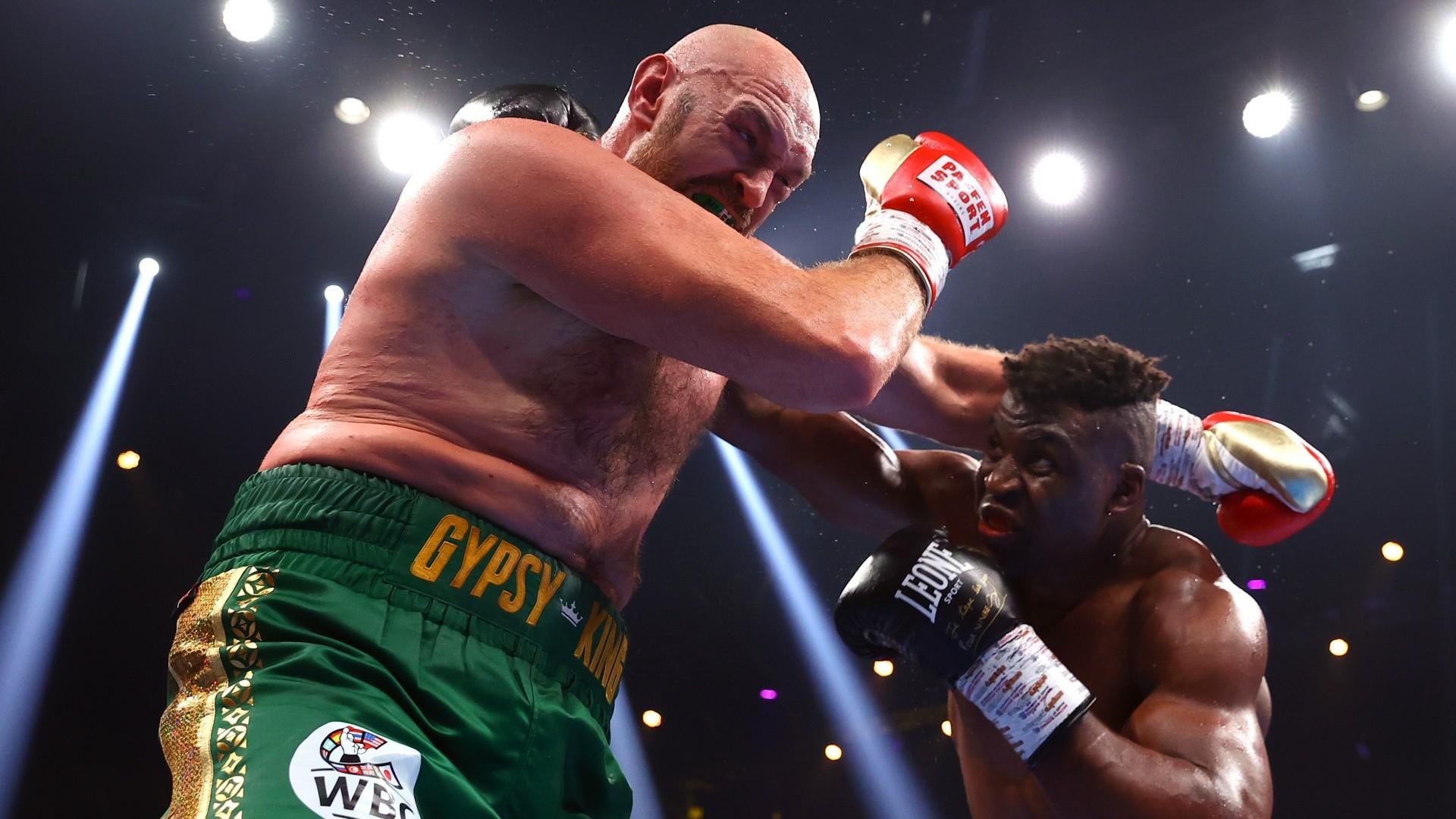 top-5-doi-thu-tiem-nang-cho-francis-ngannou-sau-tran-thua-tranh-cai-voi-tyson-fury-358917-1700447768.jpg