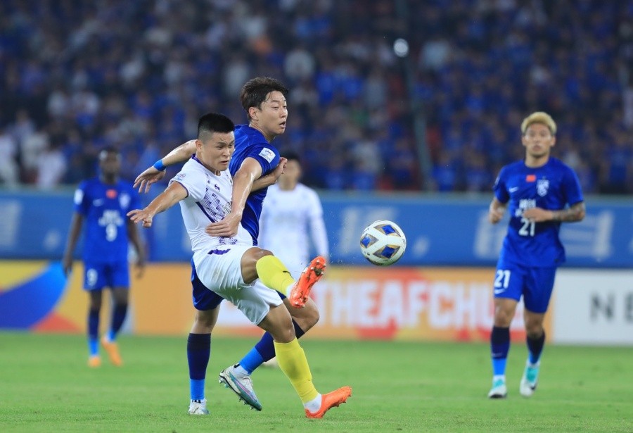 wuhan-ha-noi-fc6-1698157219.jpg