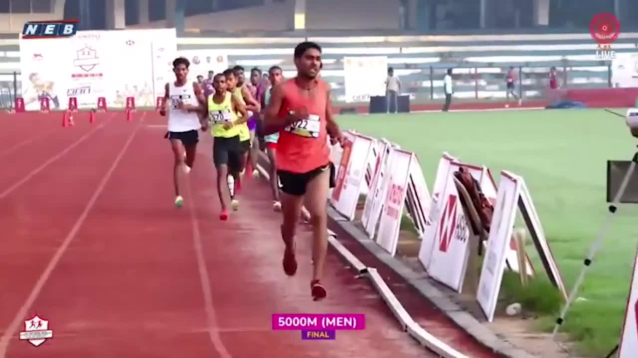 6-vdv-dang-chay-bong-dung-khung-lai-khong-dam-vo-dich-vi-ly-do-nay-1697702978.mp4