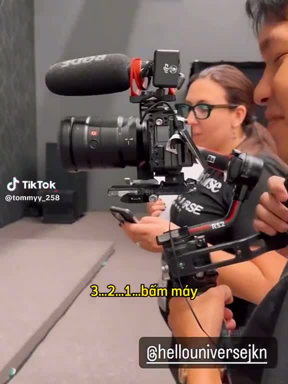 bui-quynh-hoa-bi-diem-tru-khi-noi-chuyen-bang-tieng-viet-cung-vap-1699871485.mp4