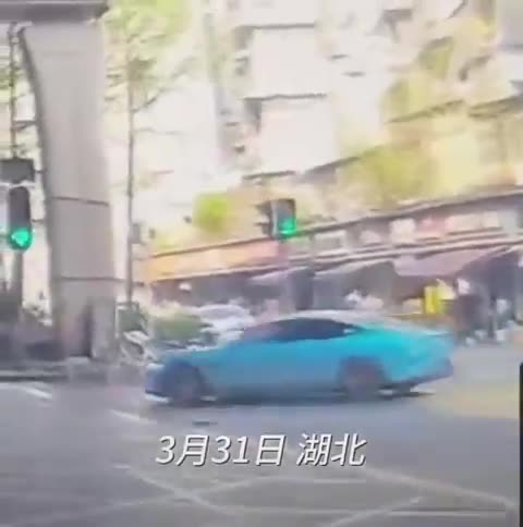 xiaomi-su7-test-car-crashes-due-to-wild-driving-and-poor-traction-control-1712104237.mp4