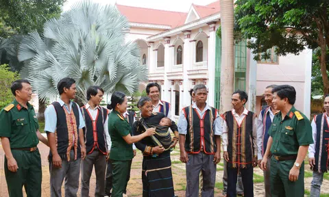 Bài 2: Thực hiện hiệu quả chính sách dân tộc