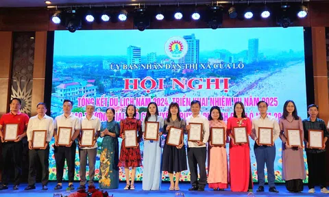 Tạp chí điện tử Văn hóa và Phát triển đoạt giải tại cuộc thi viết về du lịch Cửa Lò