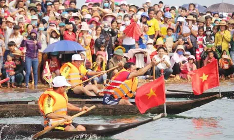 Gia Lai: Độc đáo, hấp dẫn từ nét đẹp văn hóa của Hội đua thuyền độc mộc trên sông Pô Cô