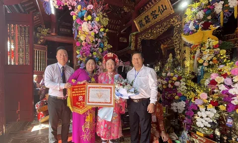 Khai mạc Liên hoan Thực hành Tín ngưỡng thờ Mẫu Tam phủ của người Việt tại đền Ông Hoàng Mười