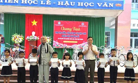 Bình Thuận: Trao yêu thương cho trẻ em nghèo nhân ngày  Đại đoàn kết toàn dân tộc