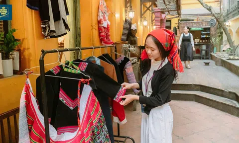 Phiên chợ gây quỹ - Nét văn hóa Tây Bắc gần gũi giữa lòng Thủ đô