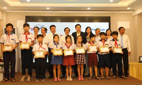 THACO trao 100 suất học bổng “Vượt khó vì tương lai” lần thứ 22