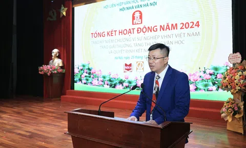 Hội Nhà văn Hà Nội trao giải thưởng văn học Thủ đô và kết nạp hội viên mới năm 2024