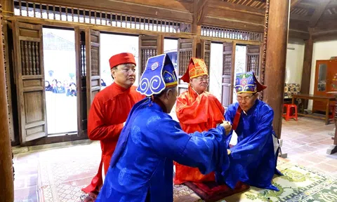 Lễ yết cáo Lễ hội đền Vua Mai 2025