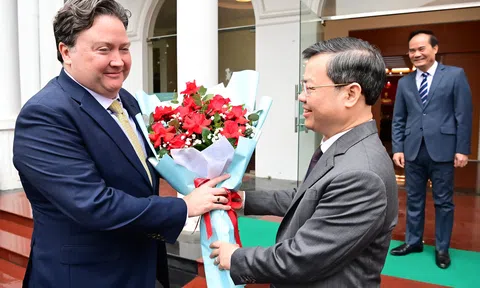 Chủ tịch UBND tỉnh Tuyên Quang làm việc với Đoàn công tác Đại sứ quán Hoa kỳ