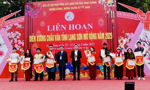 Liên hoan diễn xướng Chầu văn Lạng Sơn 2025: Hòa âm di sản trong không gian tâm linh