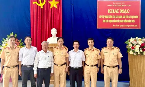 Tập huấn sát hạch, cấp thẻ Sát hạch viên cho CSGT Kon Tum