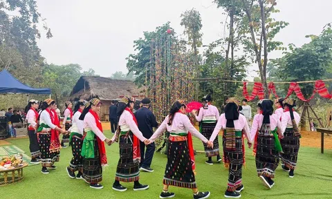 "Tuổi trẻ với văn hóa truyền thống" tại Làng Văn hóa – Du lịch các dân tộc Việt Nam