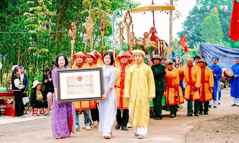 Nghệ An: Huyện Yên Thành đón bằng di tích lịch sử cấp tỉnh đền Bà Chúa