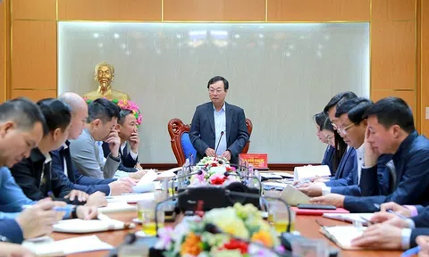 Chủ tịch UBND tỉnh Phú Thọ làm việc với Sở Xây dựng sau hợp nhất