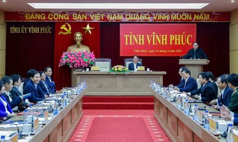 Thủ tướng Chính phủ Phạm Minh Chính làm việc với Ban Thường vụ Tỉnh ủy Vĩnh Phúc