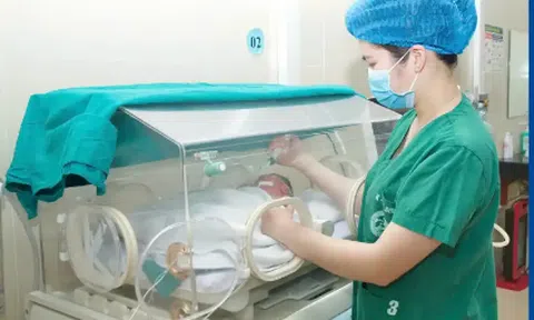 Phú Thọ: Bệnh viện Sản Nhi Vĩnh Phúc cấp cứu thành công trẻ 1 tháng tuổi suy hô hấp, nhiễm khuẩn nặng