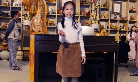 Chạm vào hồn Việt qua từng phím đàn Piano