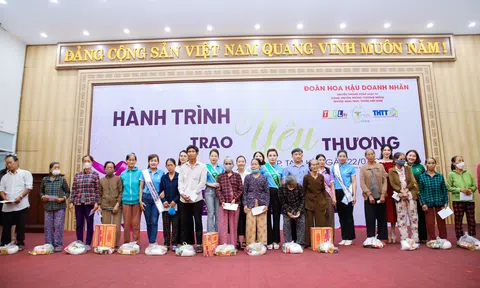 Hành trình yêu thương: Các Hoa hậu, Á hậu, Người đẹp trao 100 phần quà giúp đỡ các hộ gia đình khó khăn tại Thành phố Tam Kỳ, Quảng Nam