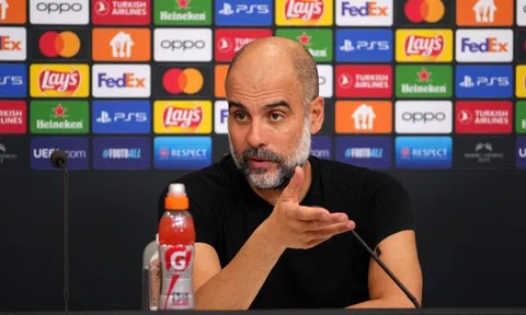 Không được ăn mừng cúp, Pep Guardiola 'phát điên' vì lý do cũ