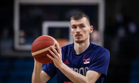 Cầu thủ đội tuyển Serbia gặp chấn thương kinh hoàng tại FIBA World Cup 2023