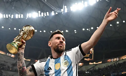 Messi 'nói tiếng Anh' sõi như người bản địa, fan hâm mộ ngỡ ngàng