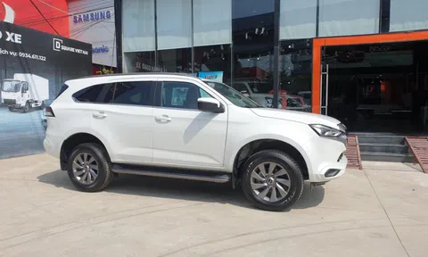 'Cơn ác mộng của Toyota Fortuner' giảm giá 144 triệu đồng để dọn kho, có thể 'gạt giò' Ford Everest