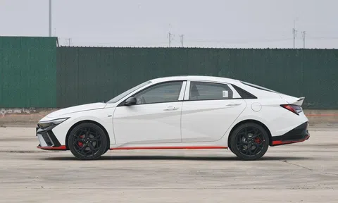 ‘Kỳ phùng địch thủ’ của Mazda3 ra mắt phiên bản mới cực chất, giá khởi điểm rẻ ngang Kia Morning