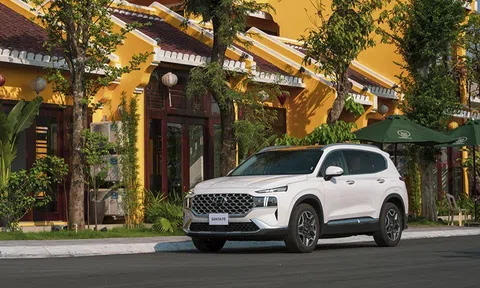 Giá xe Hyundai Santa Fe lăn bánh tháng 10/2023 quyết soán ngôi Ford Everest nhờ ưu đãi cực lớn
