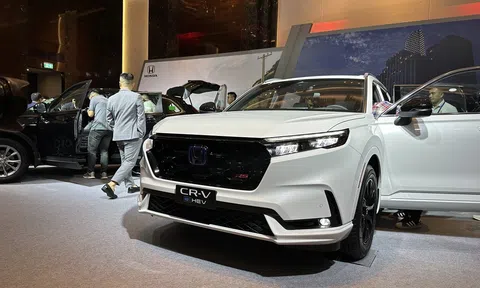 Quá ‘hot’, Honda CR-V 2024 chưa mở bán chính thức đã đội giá tại đại lý