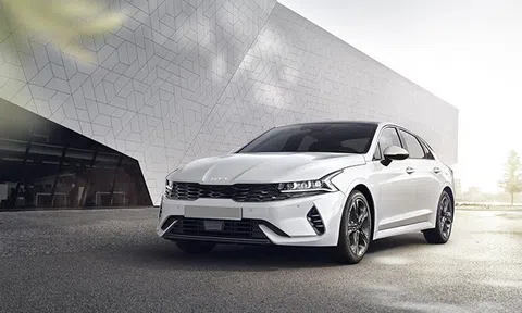 Giá xe Kia K5 lăn bánh tháng 10/2023: Uy hiếp Mazda6 và Toyota Camry nhờ ưu đãi khủng cực khủng