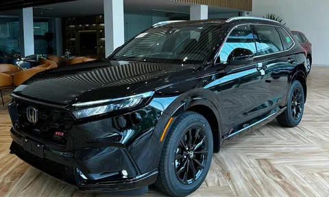 ‘Báo đen’ Honda CR-V RS 2024 về đại lý với thiết kế siêu ngầu, đe nẹt Mazda CX-5 và Hyundai Tucson