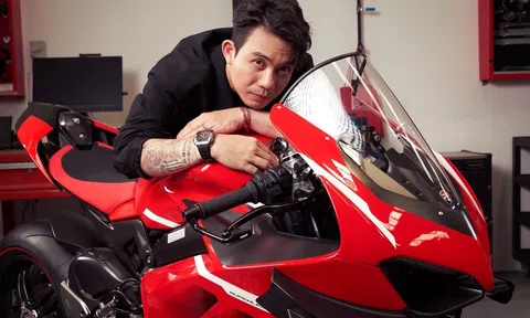 ‘Chán’ siêu xe, Minh Nhựa tậu ‘quỷ đỏ’ Ducati Panigale V4 SP2 916 bản giới hạn giá hơn 1 tỷ đồng