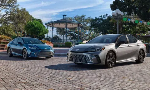 Toyota Camry thế hệ mới ra mắt, quyết giữ vững ngôi vị ‘vua sedan cỡ D’ với nhiều nâng cấp đáng giá