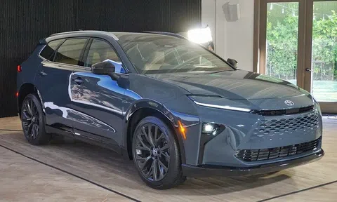 ‘Kẻ thế chân’ Toyota Fortuner ra mắt với thiết kế tuyệt phẩm, ‘hạ gục’ Hyundai Santa Fe bằng công nghệ