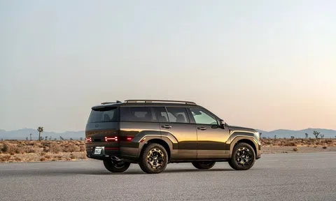 Hyundai Santa Fe 2024 ra mắt: Đe nẹt Ford Everest với thiết kế đẹp long lanh, nội thất sang trọng