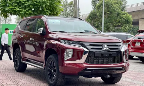 ‘Kình địch’ của Toyota Fortuner ra mắt phiên bản mới đẹp lung linh, giá bán đe nẹt Ford Everest