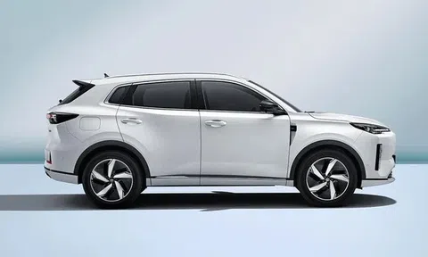 ‘Tuyệt đỉnh SUV hybrid’ giá 424 triệu đồng ra mắt, là đối thủ có thể ‘hất cẳng’ Toyota Corolla Cross