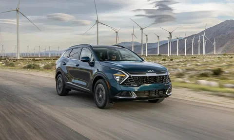 KIA ra mắt siêu đối thủ của Mazda CX-5: Giá 664 triệu đồng, có động cơ hybrid và nhiều trang bị xịn
