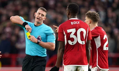 CLB 2 lần vô địch Cúp C1 chìm trong khủng hoảng tại Premier League