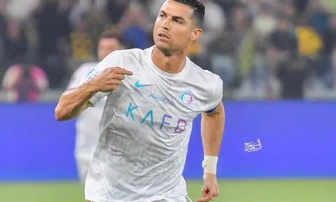 Ronaldo lập cú đúp, Al Nassr nhấn chìm đội của Benzema