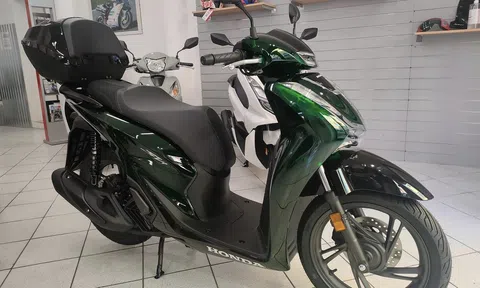 Cận cảnh Honda SH 2024 phiên bản Verde Vetro vừa ra mắt tại đại lý: Thiết kế cực đẹp, giá 118 triệu đồng