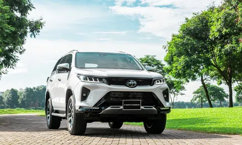 Loạt nâng cấp đáng gờm trên Toyota Fortuner 2024 vừa ra mắt dễ khiến Santa Fe và Everest ‘thất sủng’