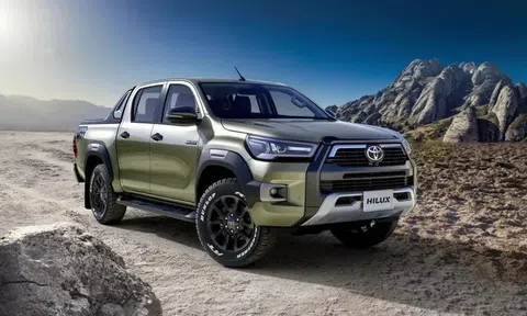 Cận cảnh ‘vua bán tải’ Toyota mới giá hấp dẫn: Thiết kế đẹp long lanh, trang bị lấn át Ford Ranger