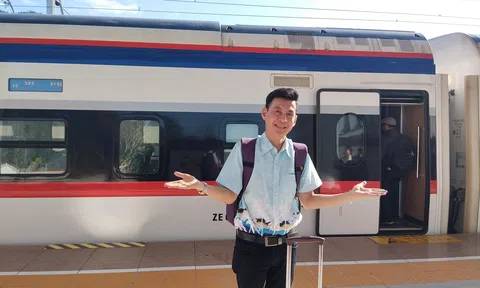 Đoan Trường đi “xuyên” Lào bằng tàu đường sắt tốc độ cao 160 km/h